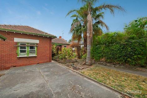 Property photo of 15 Rockbeare Grove Ivanhoe VIC 3079