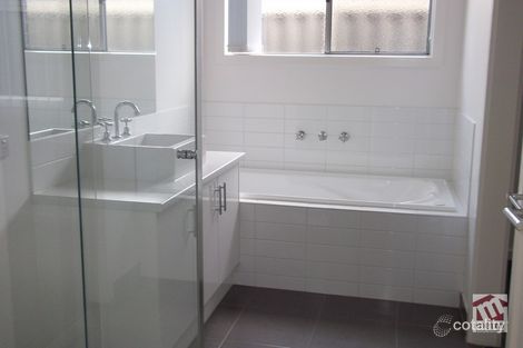 Property photo of 1/4 Cadiz Waters Point Cook VIC 3030