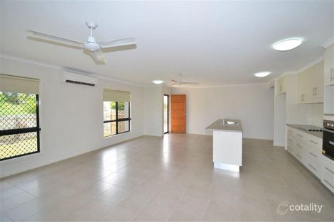 Property photo of 1/26 Lochern Way Bushland Beach QLD 4818