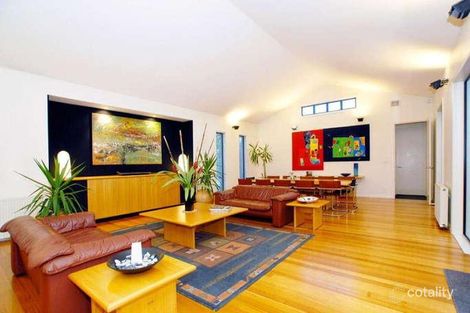 Property photo of 12 Greenham Crescent Mount Waverley VIC 3149