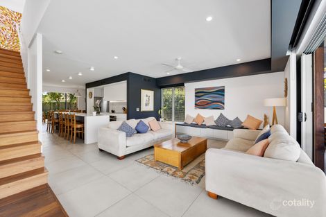 Property photo of 6 Lapoinya Crescent Warana QLD 4575