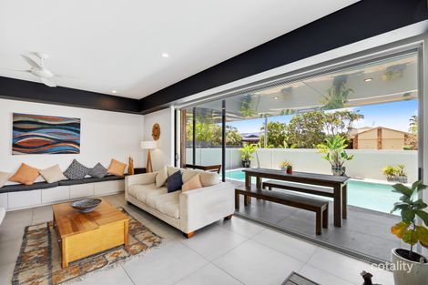 Property photo of 6 Lapoinya Crescent Warana QLD 4575