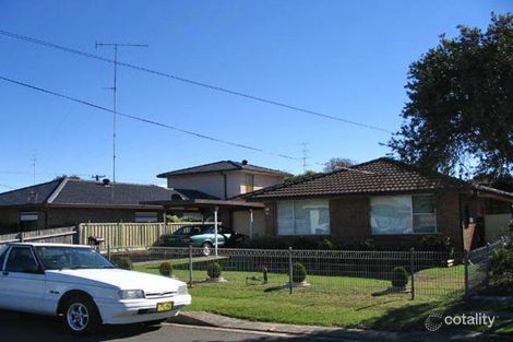 13 Woodford Ave, Warilla, NSW 2528