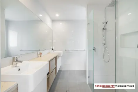 Property photo of 70 Caley Crescent Narrabundah ACT 2604