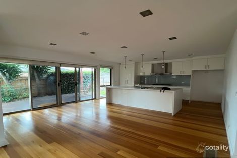 Property photo of 2/1047 Doncaster Road Doncaster East VIC 3109