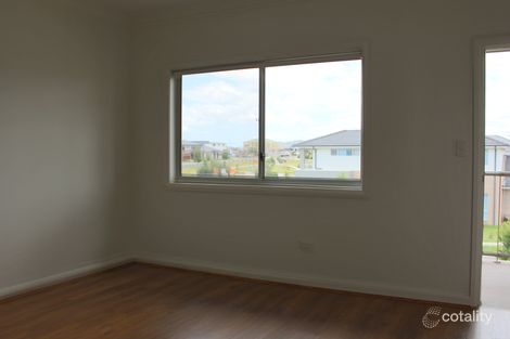 Property photo of 32 Medallist Parade Colebee NSW 2761