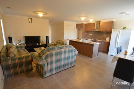 Property photo of 43 Kernan Court Craigieburn VIC 3064