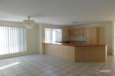 Property photo of 31 Respall Way Arundel QLD 4214