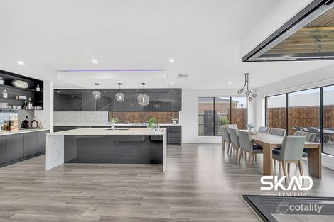 Property photo of 5 Rowena Way Mickleham VIC 3064