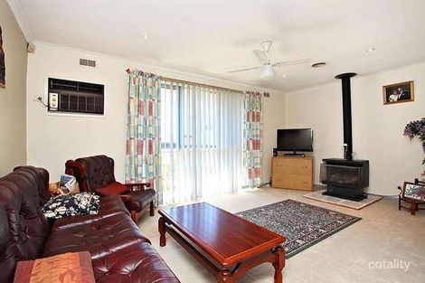 Property photo of 27 Chester Crescent Deer Park VIC 3023