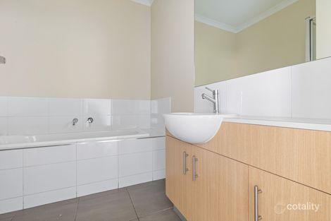 Property photo of 2/249 Bethany Road Tarneit VIC 3029