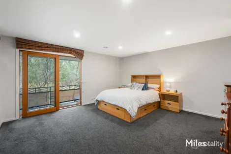 Property photo of 16 Brittingham Court Macleod VIC 3085