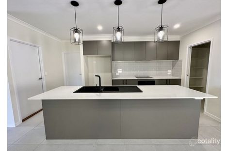 11 Darling Cct, Plainland, QLD 4341