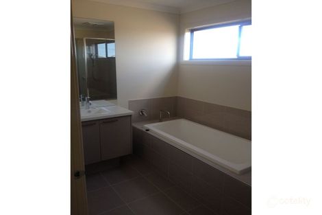 Property photo of 19 Titan Grove Truganina VIC 3029