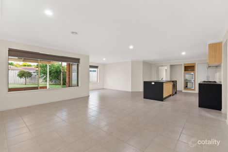 Property photo of 12 Camelia Way Pakenham VIC 3810