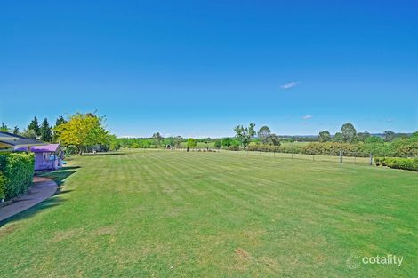 Property photo of 19 Caernarvon Close Kirkham NSW 2570