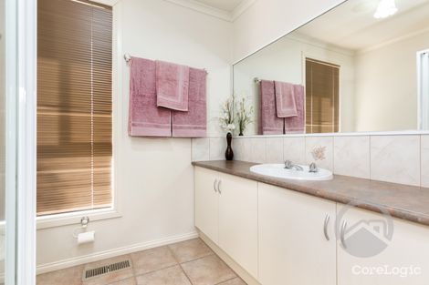 Property photo of 18 Jarryd Crescent Berwick VIC 3806