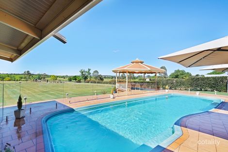 Property photo of 19 Caernarvon Close Kirkham NSW 2570