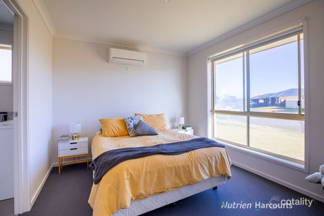 Property photo of 62 Zirilli Avenue Griffith NSW 2680