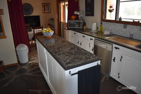 Property photo of 6 Oaks Road Napperby SA 5540