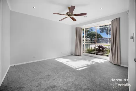Property photo of 4 Pelham Crescent Wyndham Vale VIC 3024