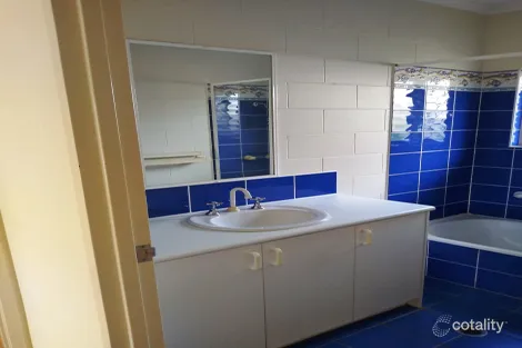 Property photo of 16 Briese Close Edmonton QLD 4869