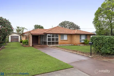 490 Stenner St, Darling Heights, QLD 4350