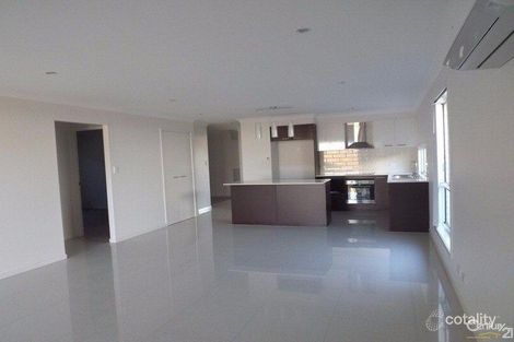 Property photo of 9 Treeline Circuit Yarrabilba QLD 4207