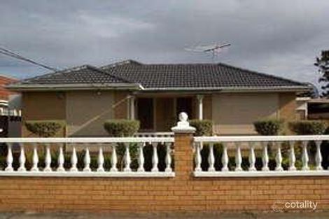 Property photo of 8 Wingala Avenue Keysborough VIC 3173