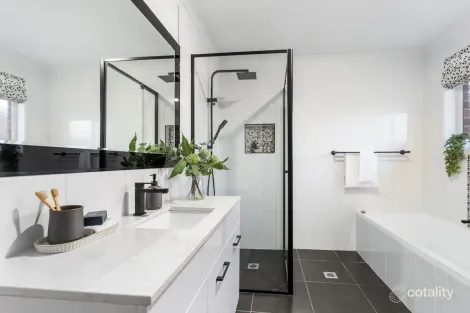 Property photo of 7 Fairbairn Street Glenroy NSW 2640