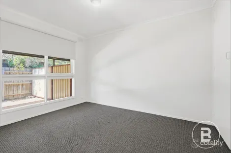 Property photo of 2/10 Mitchell Court Darley VIC 3340