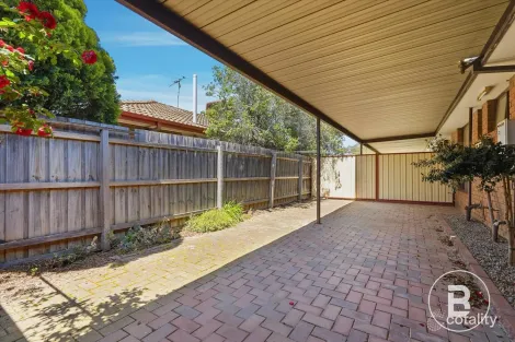 Property photo of 2/10 Mitchell Court Darley VIC 3340
