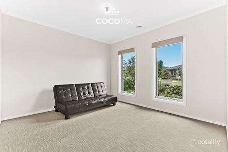 Property photo of 16 Henbury Street Cranbourne North VIC 3977