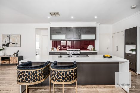 Property photo of 4 Landcox Way Caroline Springs VIC 3023