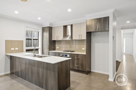 Property photo of 26 Gyrfalcon Way Doreen VIC 3754