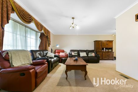 Property photo of 17 Pirra Place Narre Warren VIC 3805