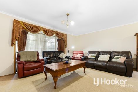 Property photo of 17 Pirra Place Narre Warren VIC 3805