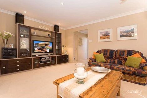 Property photo of 35 Gilberton Crescent Forest Lake QLD 4078