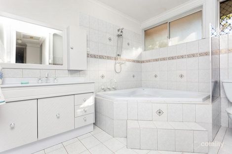 Property photo of 6 Lipscomb Place Macgregor ACT 2615