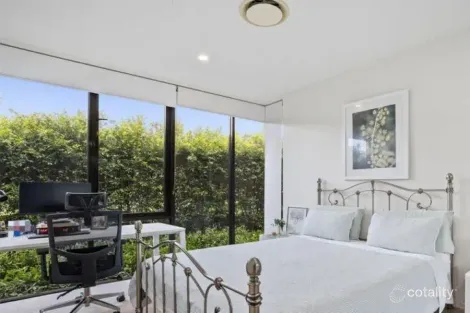 Property photo of 3 The Boulevarde Benowa QLD 4217