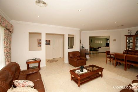 Property photo of 12 Allambie Way Mount Austin NSW 2650