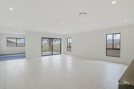 Property photo of 17 Silky Road Spring Farm NSW 2570