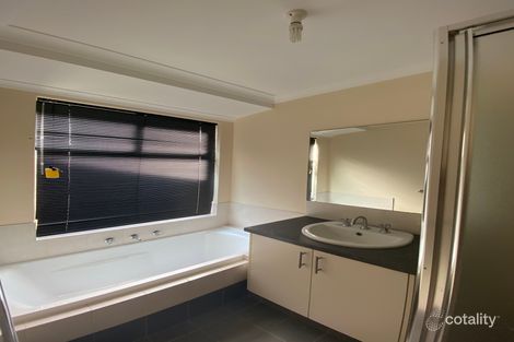 Property photo of 26 Apsley Circle Millbridge WA 6232