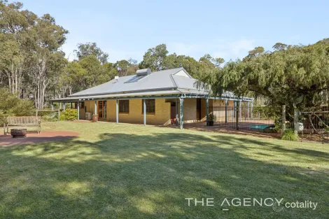 220 Cromwell Rd, Sawyers Valley, WA 6074