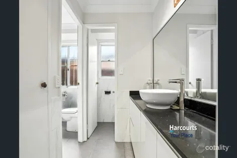 Property photo of 18 Aminta Crescent Hassall Grove NSW 2761