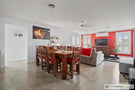 Property photo of 37 Coates Drive Kelso NSW 2795