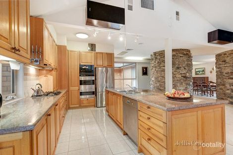 Property photo of 5 Antoinette Court Mount Waverley VIC 3149