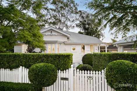 25 Geera St, Coorparoo, QLD 4151