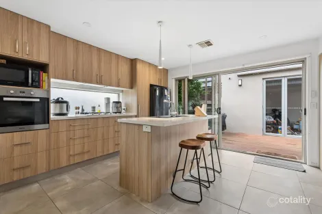Property photo of 11 Dryden Concourse Mooroolbark VIC 3138
