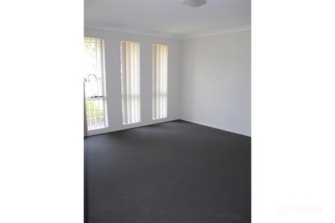 Property photo of 22 Craighill Crescent Cameron Park NSW 2285